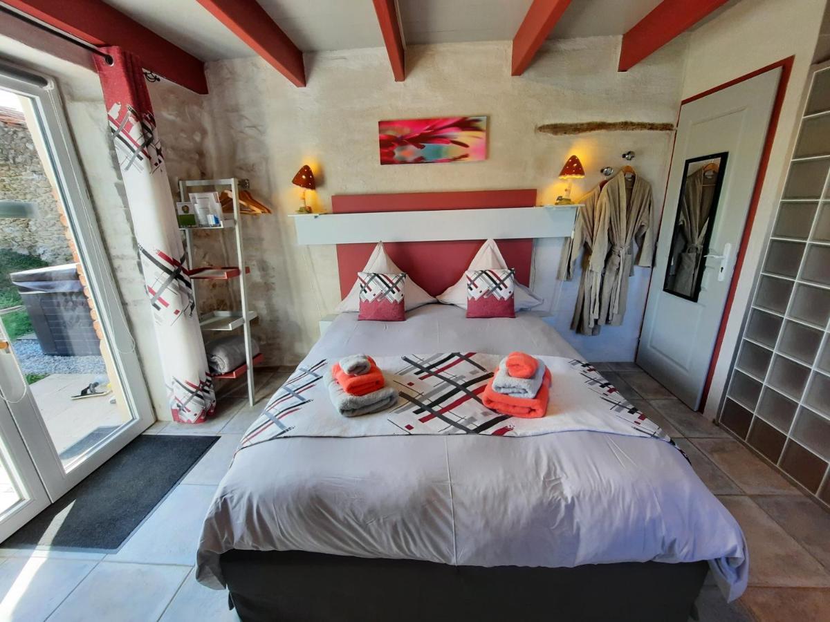 L'Echappee Tremoussante Bed & Breakfast Saint-Barthélemy-de-Vals Екстериор снимка