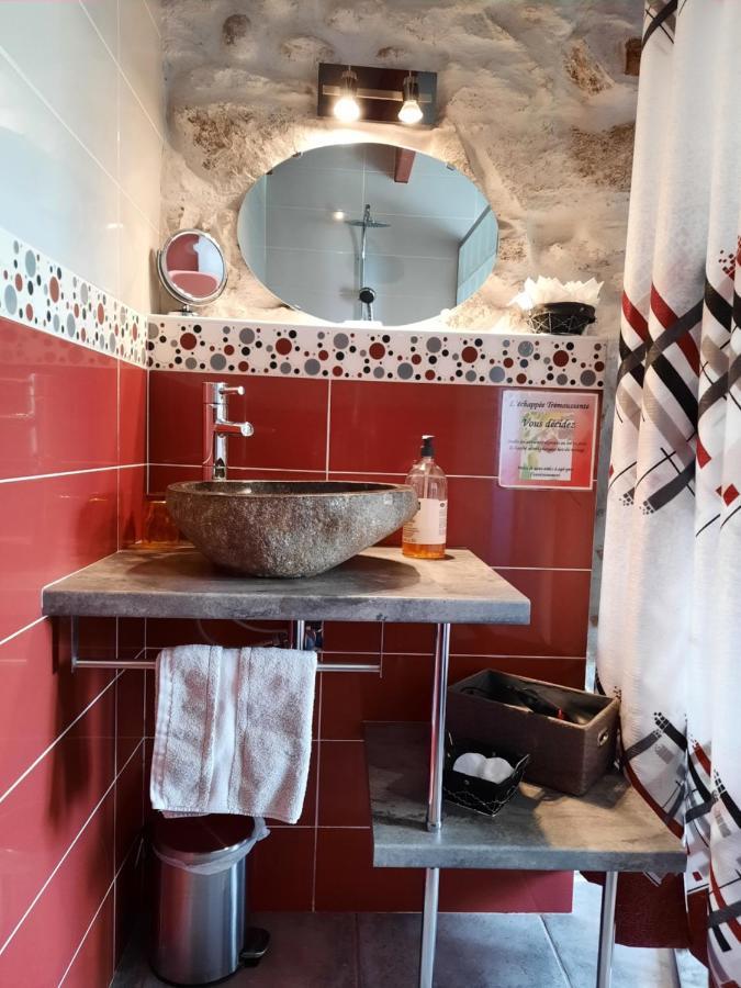 L'Echappee Tremoussante Bed & Breakfast Saint-Barthélemy-de-Vals Екстериор снимка