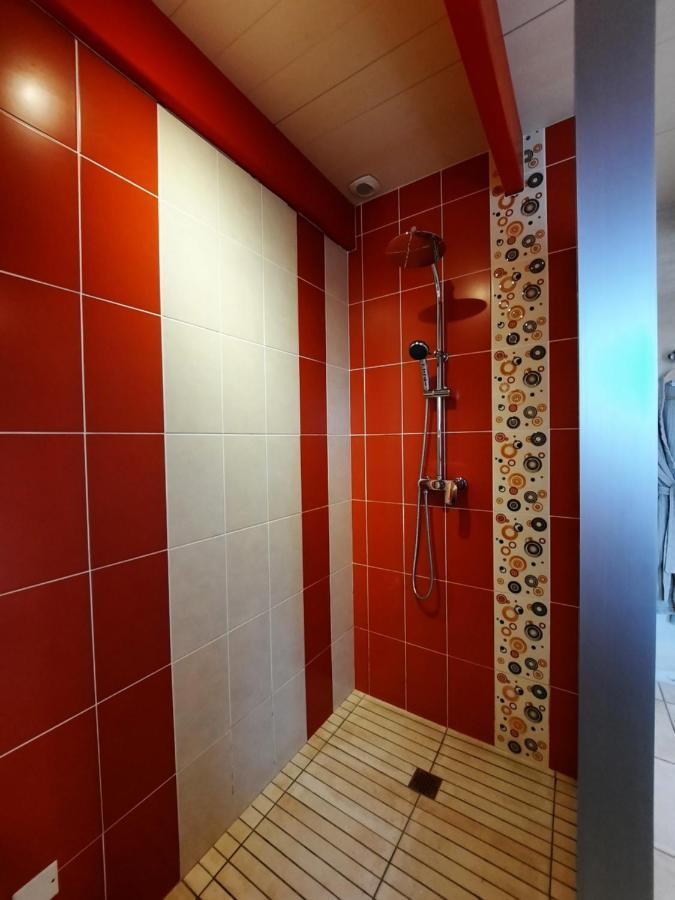 L'Echappee Tremoussante Bed & Breakfast Saint-Barthélemy-de-Vals Екстериор снимка