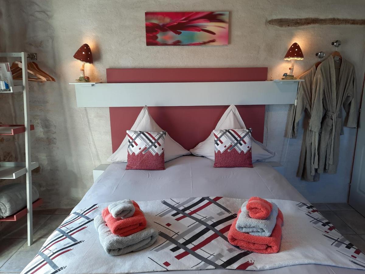 L'Echappee Tremoussante Bed & Breakfast Saint-Barthélemy-de-Vals Екстериор снимка